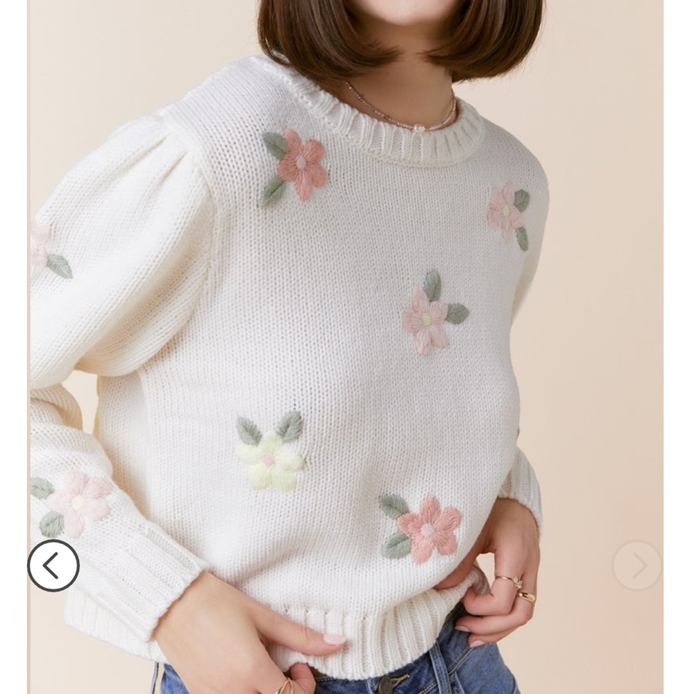 Clarissa Flower Embroidered Pullover | Francesca’s